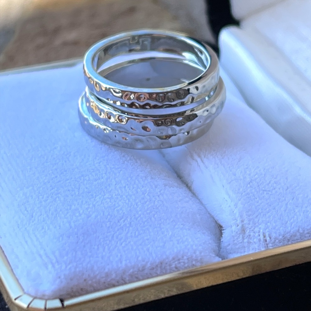 SET OF 3 HAMMERED SILVER TONE STACKABLE RINGS NO NICKEL! - Picture 8 of 9